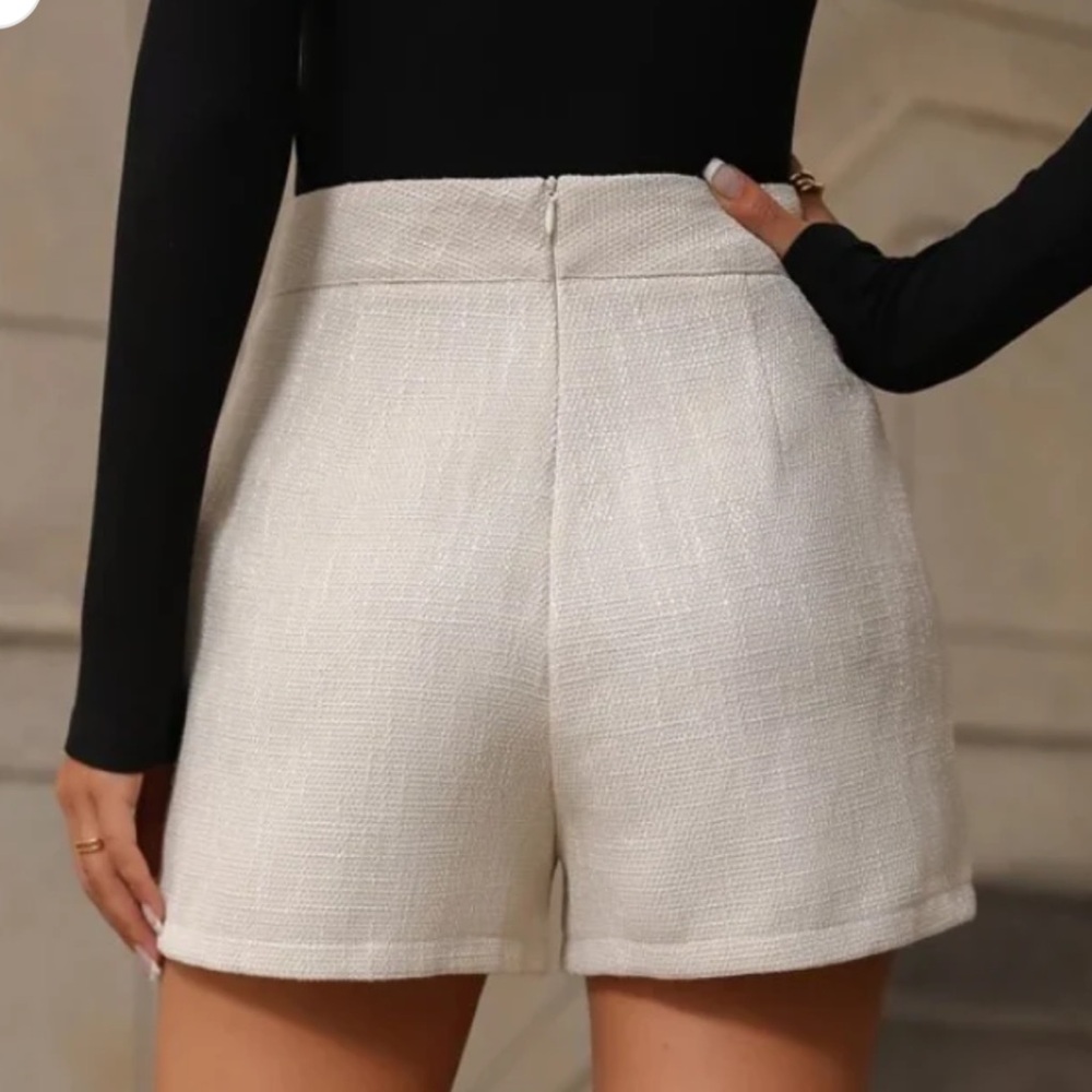 Cream High Waist Tailored linen Shorts size M